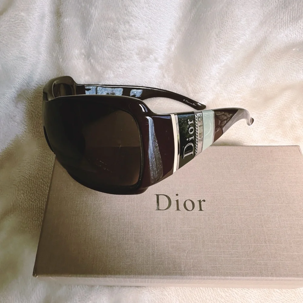 NWOT Christian Dior Sunglass with Purple Rim - Picture 2 of 4